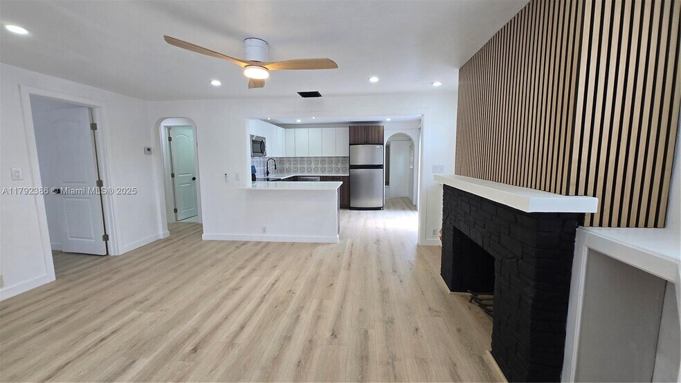 Primary Photo - 1448 NE 24th Ct