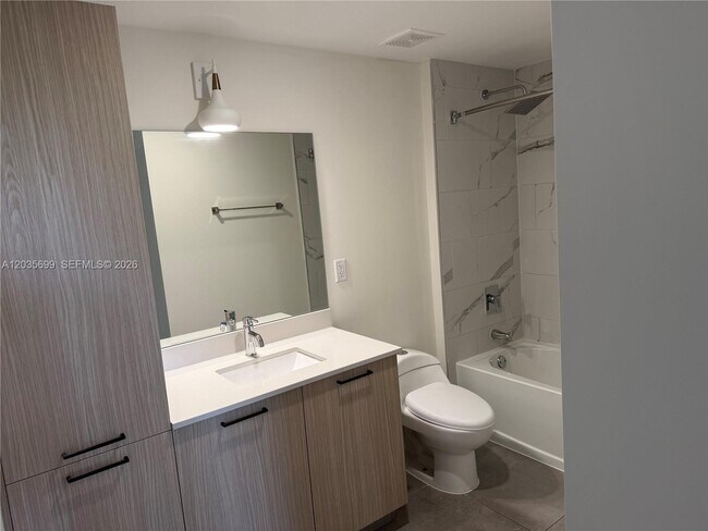 Building Photo - 16395 Biscayne Blvd