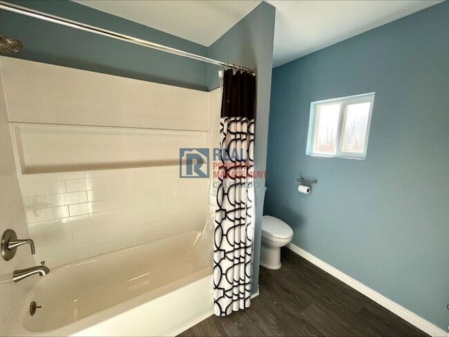 Building Photo - 229 E Las Vegas St