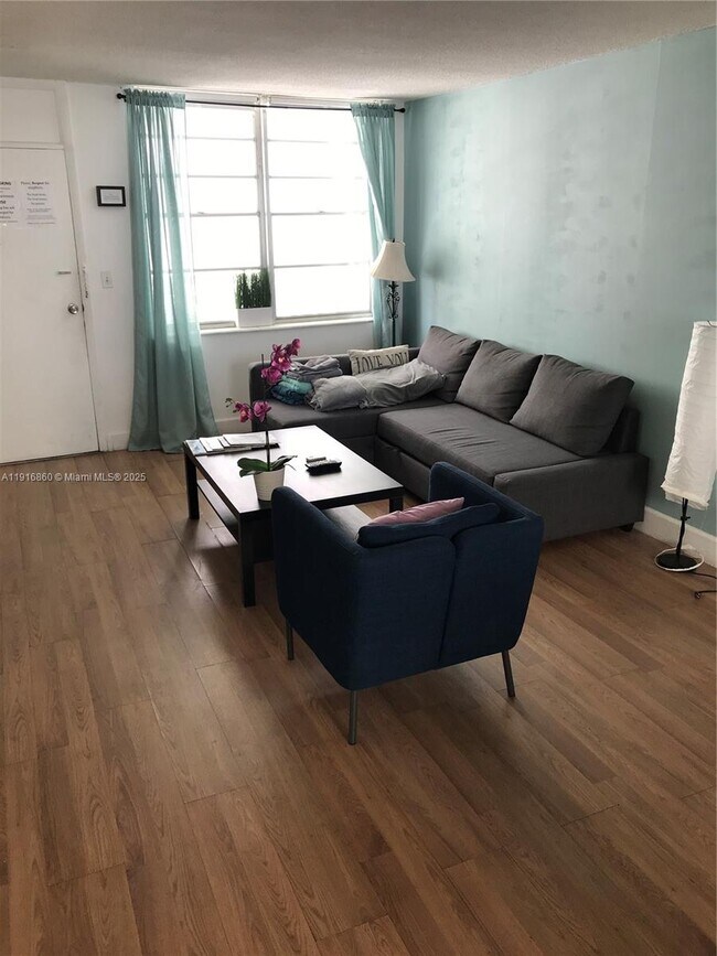 Building Photo - 1732 Meridian Ave