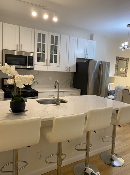 Building Photo - 2201 L St NW