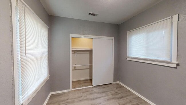 Building Photo - Coming Soon! Charming Cottage for Lease in Downtown Riverside, California!