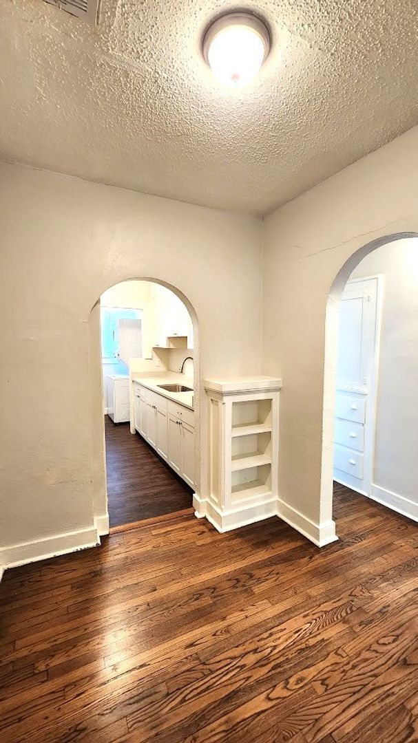 Building Photo - 2 Bed 1 Bath Duplex in the Aurora Addn NW OKC