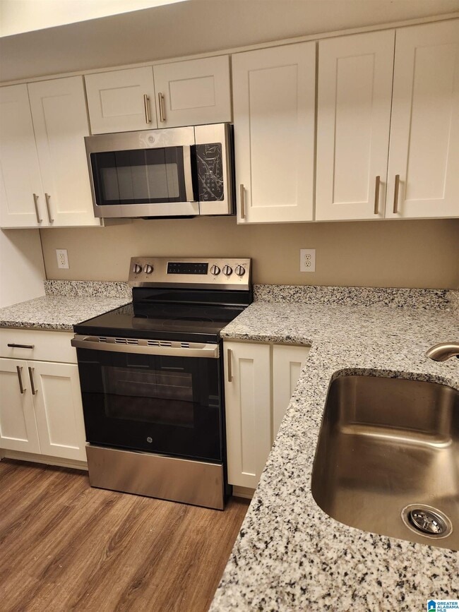 Building Photo - 140 Rocky Ridge Dr