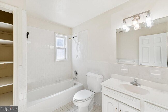 Building Photo - 5203 Nahant St