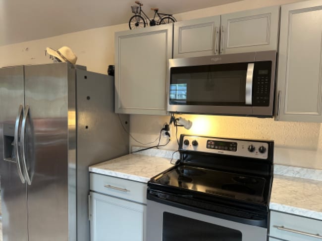 Building Photo - 21200 Westside Hwy SW