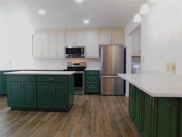 Building Photo - 10971 Lake Crest Dr