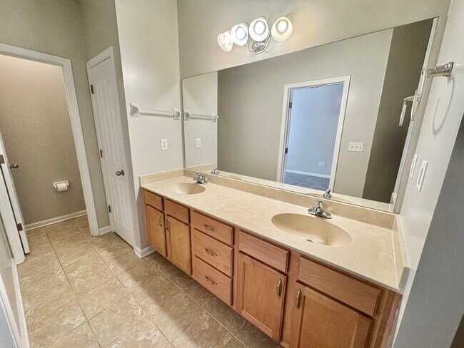 Building Photo - 12240 Longleaf Oak Trail