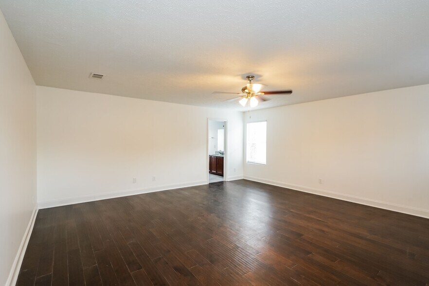 Building Photo - 5636 Dory Dr