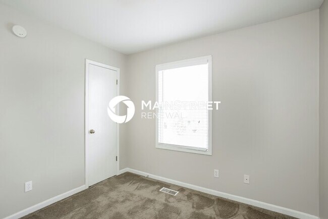 Building Photo - 3 Bedroom Pet-Friendly Home in Leavenworth, KS with Main Street Renewal