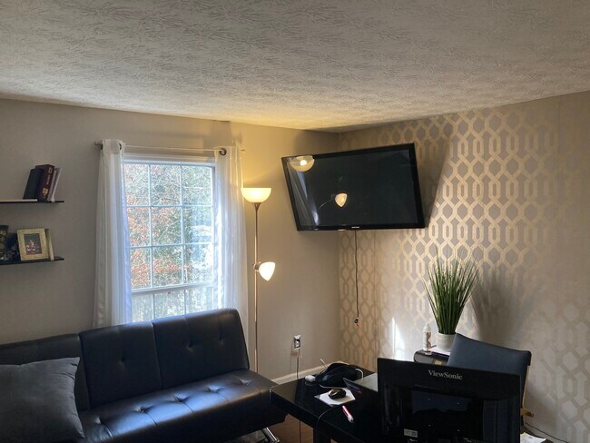 2nd bedroom that can be easily used as office space or storage - 2901 Lenox Rd NE