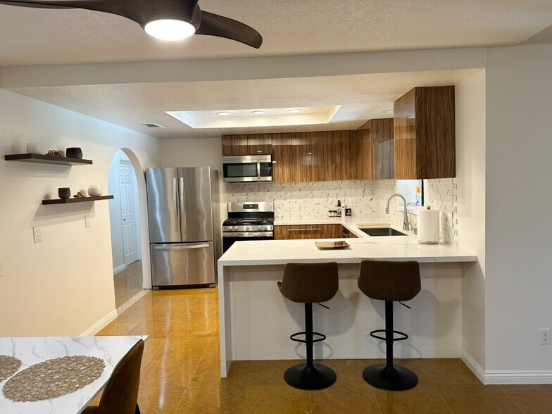 Building Photo - 43550 Carmel Cir