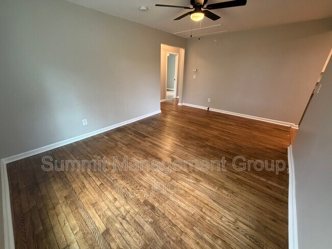 Building Photo - 1195 Fincher Rd