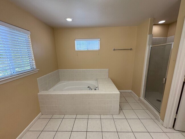 Building Photo - Beautiful 4 Bedroom coming soon!