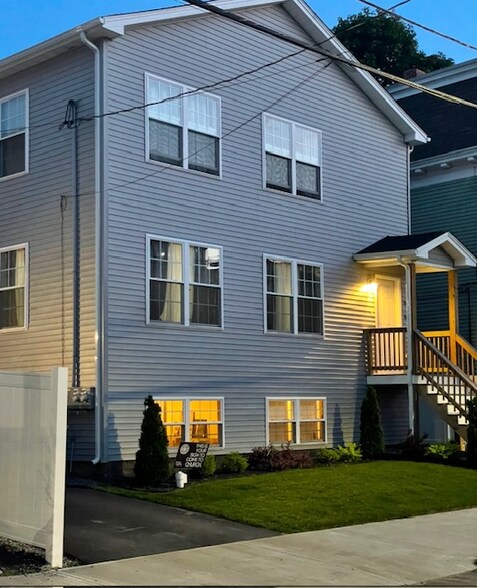 Primary Photo - 84 Glenham St