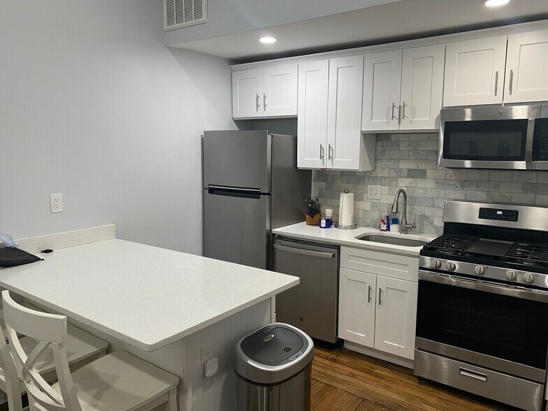 Unit 2 - 473 Massachusetts Ave