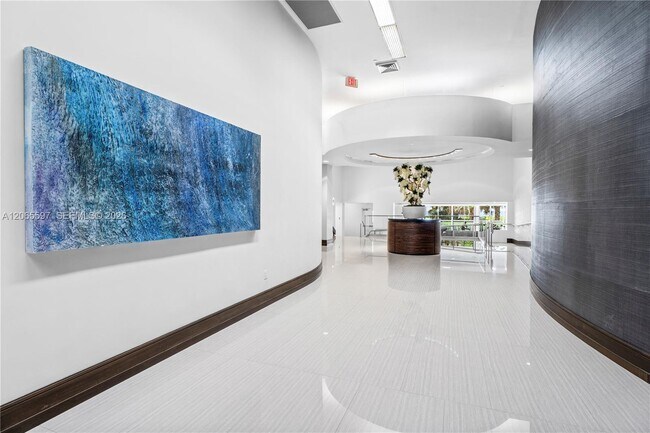 Building Photo - 16485 Collins Ave