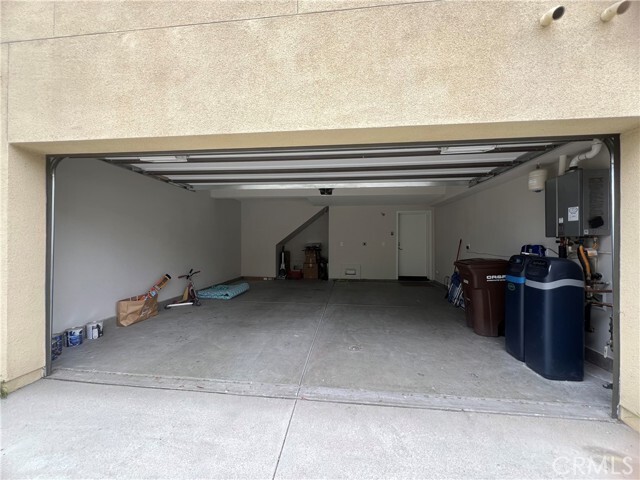 Building Photo - 1519 Doheny Way
