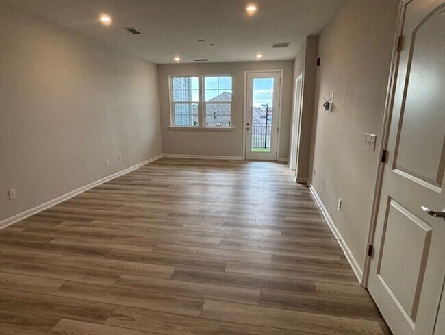 Building Photo - Brand New Luxury 2 Bed/2 Bath Condo - Wate...