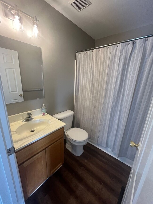 Building Photo - End Unit Townhouse in Brennan Estates- 2 B...