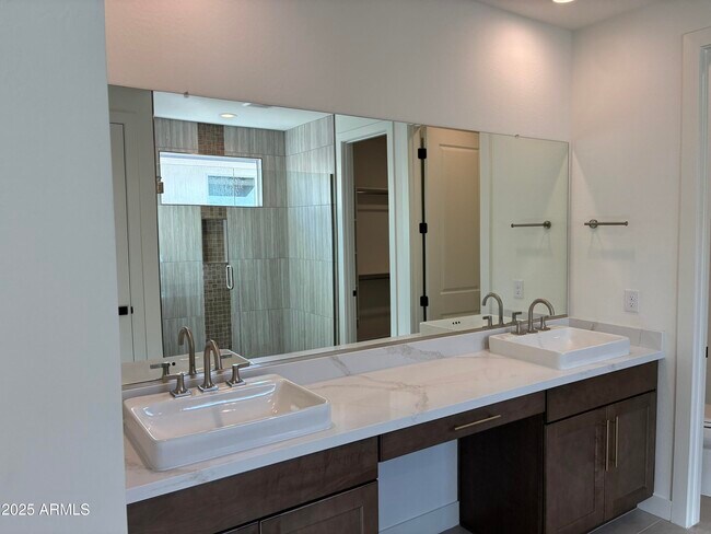 Building Photo - 17778 W Crawfordsville Dr