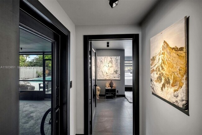 Building Photo - 530 NW 39th St