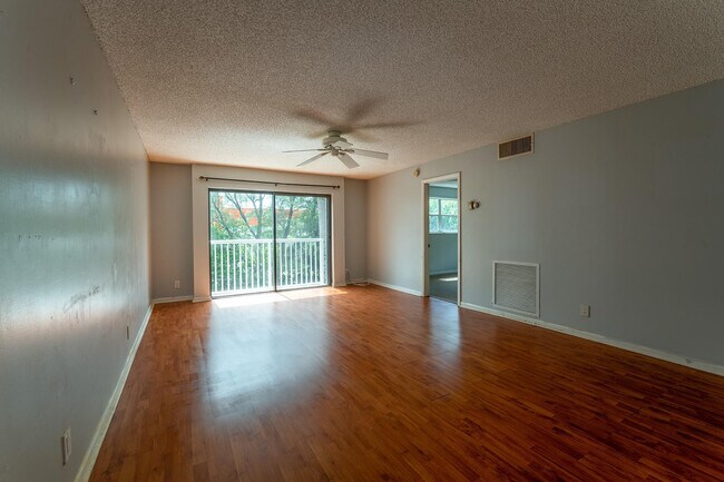 Building Photo - 5951 NE 14th Ln