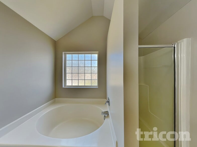 Building Photo - 2512 Landale Ct