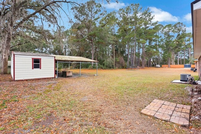 Building Photo - 3 bedroom 1.5 bath home