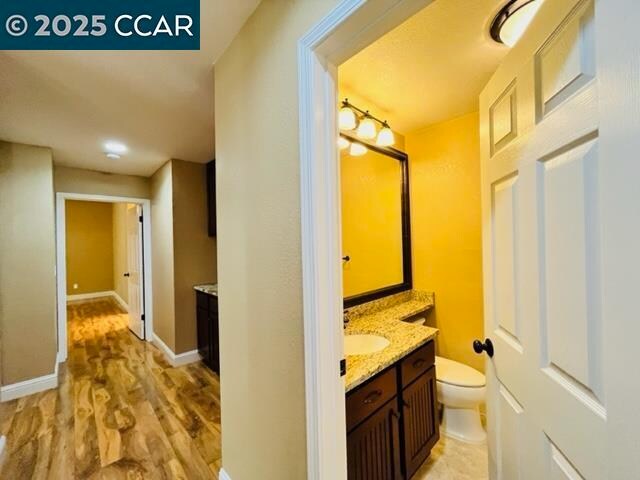 Building Photo - 3046 Lakemont Dr