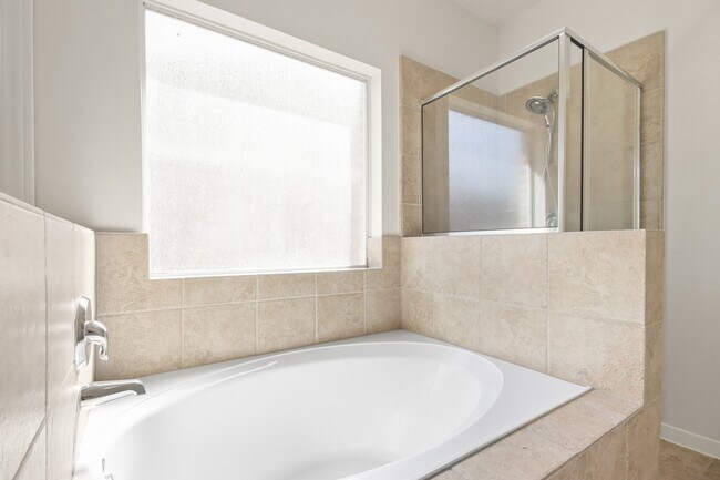 Building Photo - 15114 Cave Creek Dr