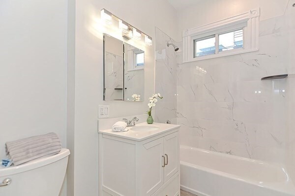 Building Photo - 28 Inman St