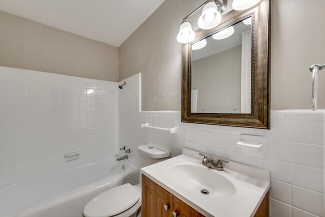 Building Photo - 11107 Stallcup Dr