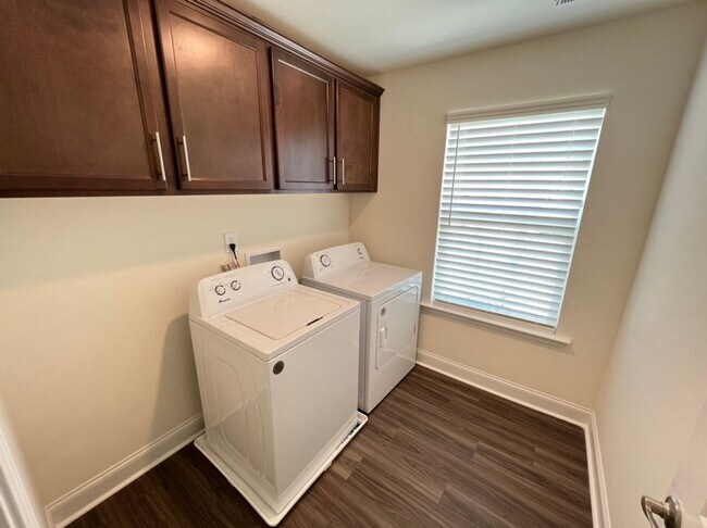 Building Photo - Beautiful New Construction Home w/ Ground ...