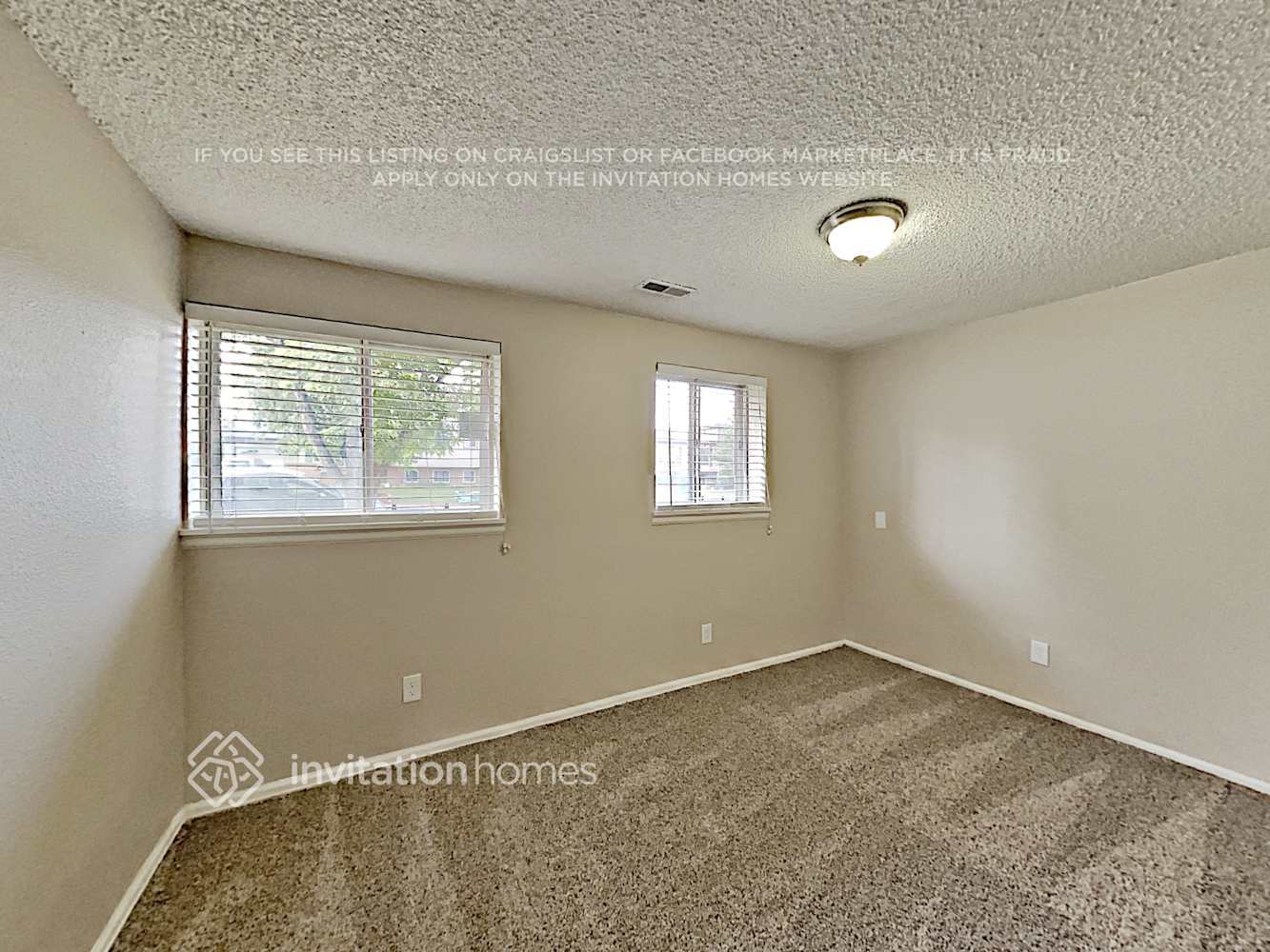 Building Photo - 11269 E Center Ave