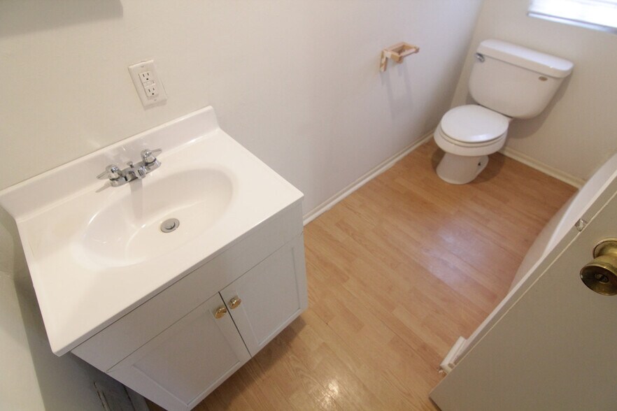 Building Photo - 412 Union St