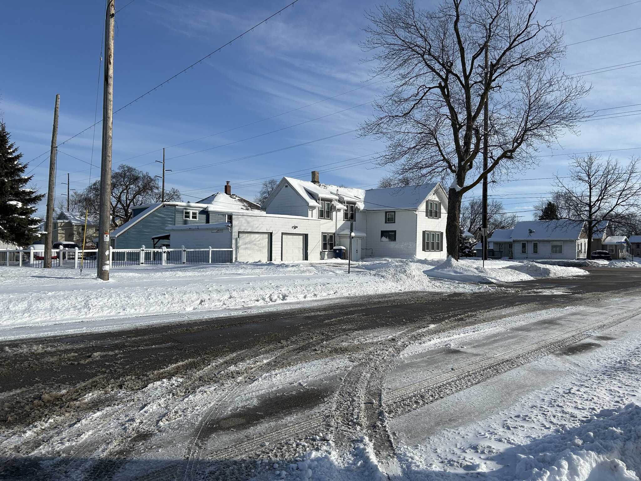 Building Photo - 600 3rd St