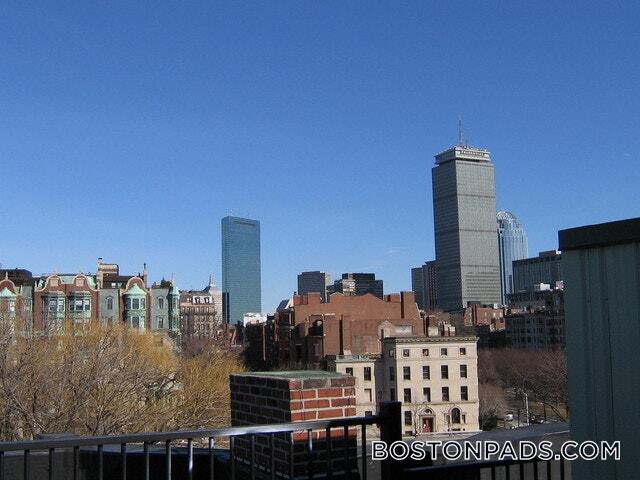 Building Photo - 583 Beacon St