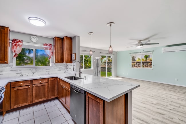 Building Photo - 83 Hoolaau St