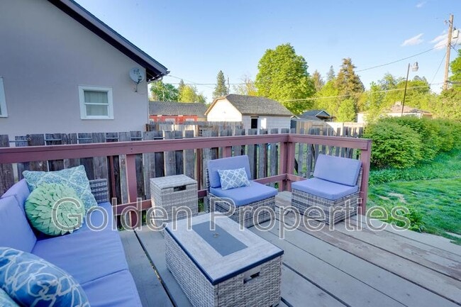 Building Photo - 944 N 7th St