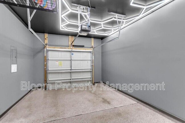 Building Photo - 411 Broad Elm Wy