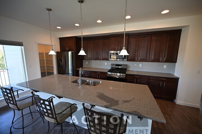 Building Photo - 3 bed 2 bath home in Solana, Sequim