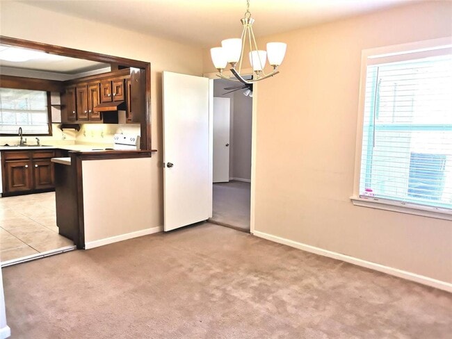 Building Photo - 5405 Huisache St