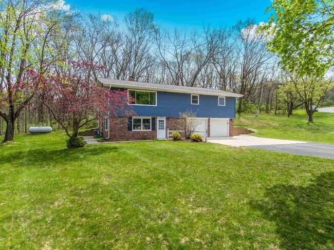 Building Photo - 1870 Sand Ridge Ct