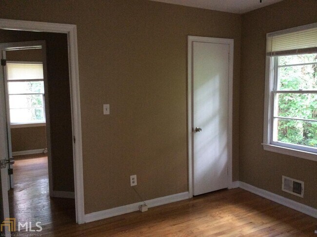 Building Photo - 2913 Horse Shoe Dr