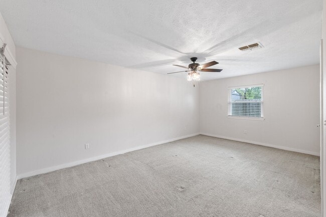 Building Photo - 1222 Haines Dr