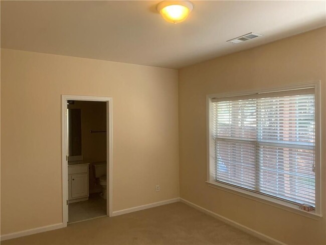 Building Photo - 599 Kandell Cove