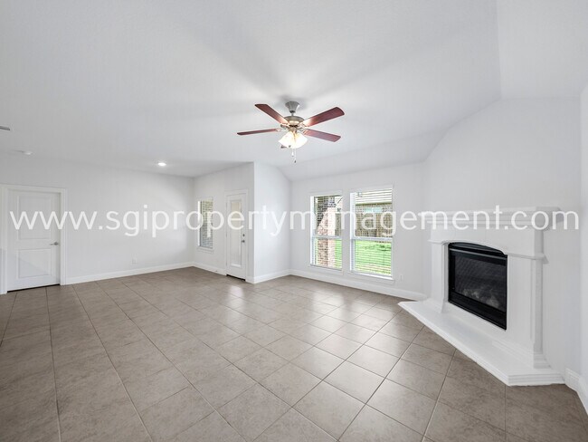 Building Photo - 10928 Brownwood Pl