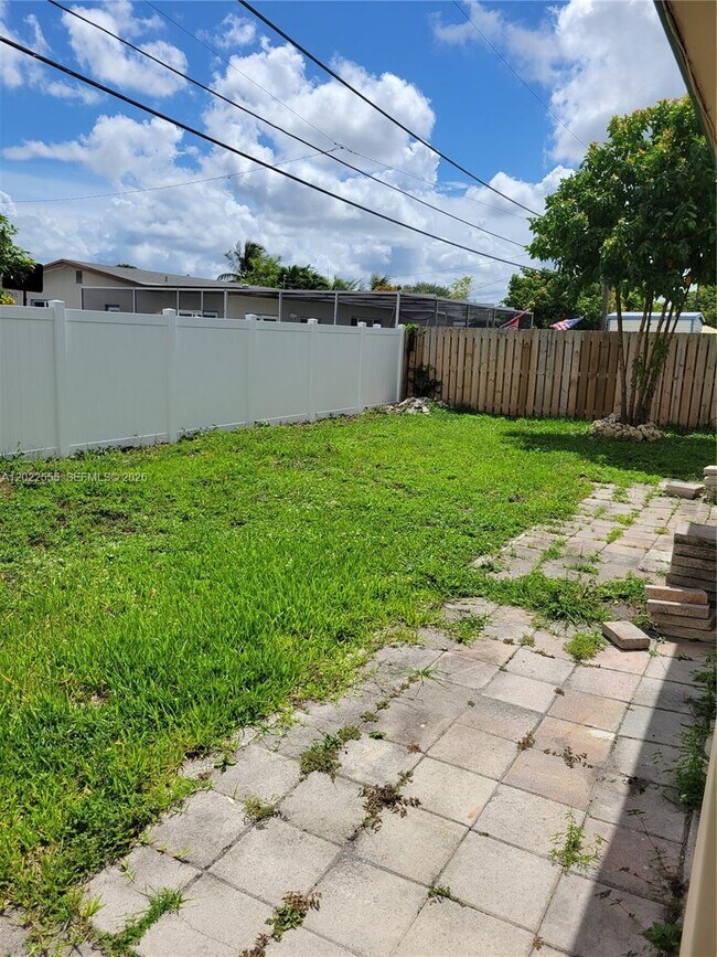 Building Photo - 8300 NW 26th Pl