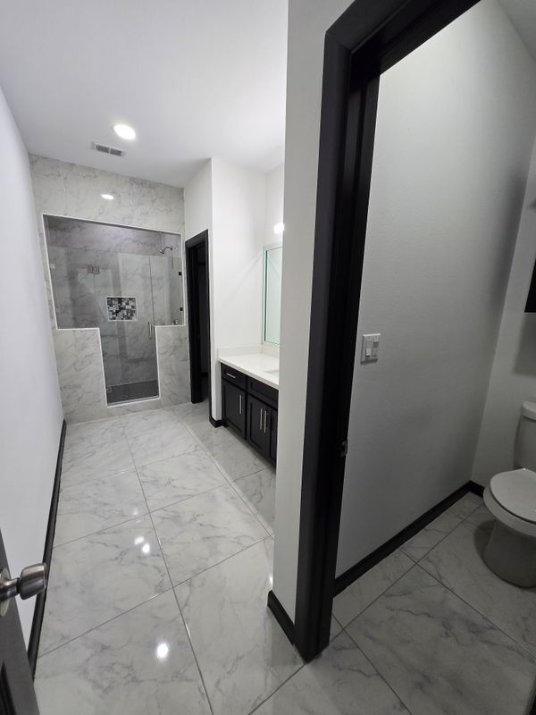 Building Photo - 1024 N Blair Ave